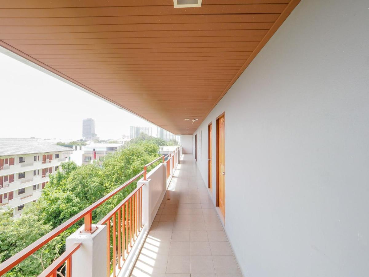 Oyo 75367 Ud Pattaya Hotel Bang Lamung Dış mekan fotoğraf